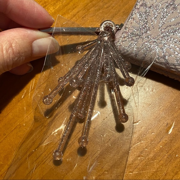 MAC Cosmetic Bag - Picture 6 of 9